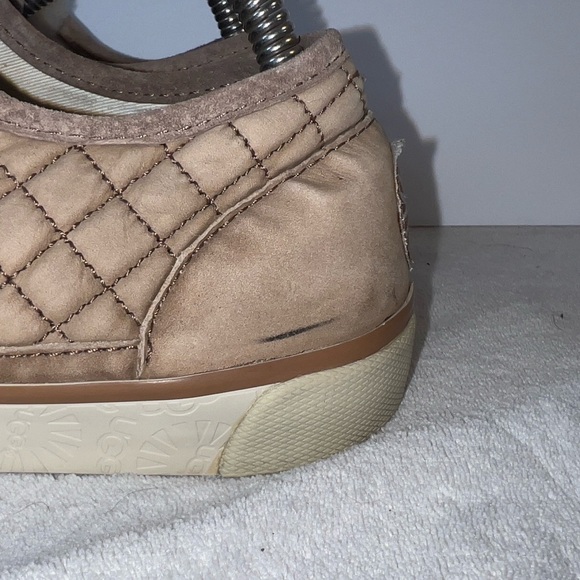 UGG Laela Quilted Nubuck  Sheepskin Leather Slip-on Sneaker size 8 - Picture 11 of 12